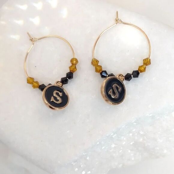 Initial Charm Earrings Black and Gold - Picture 13 of 16